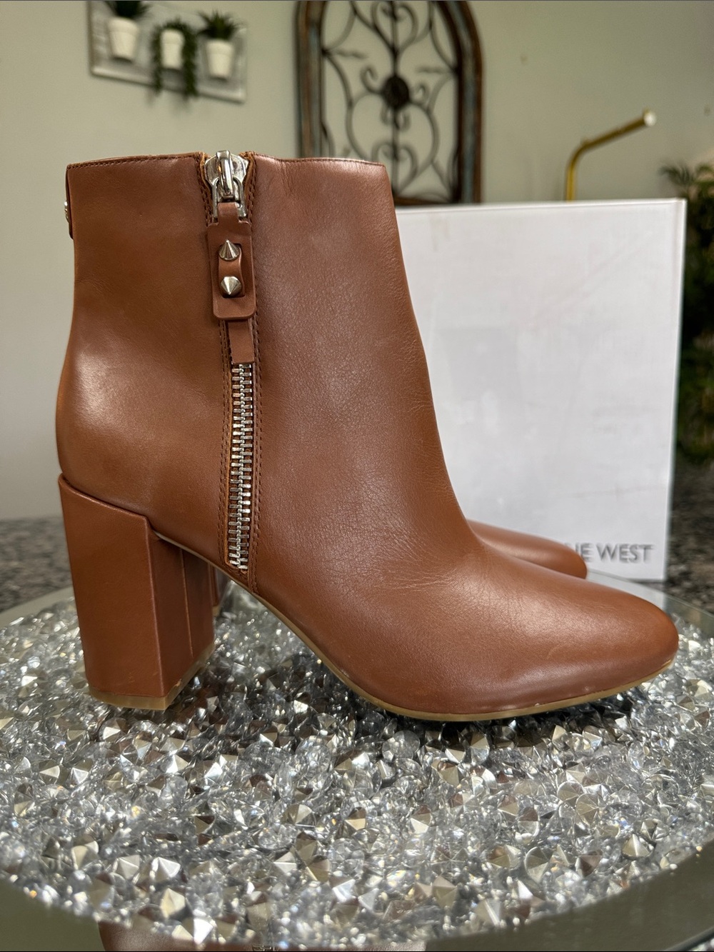 Nine West Tan Brown Leather Block Heel Ankle Boots zipper accents NEW 9